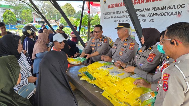 Penyaluran beras SPHP yang dilaksanakan oleh Ditlantas Polda Sultra.