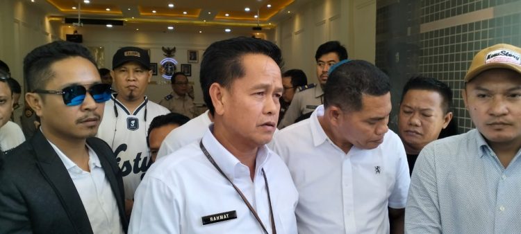 Kanwil BPN Sultra, Rahmat memberikan keterangan kepada awak media terkait polemik kepemilikan lahan di Kawasan Tapak Kuda Kota Kendari.