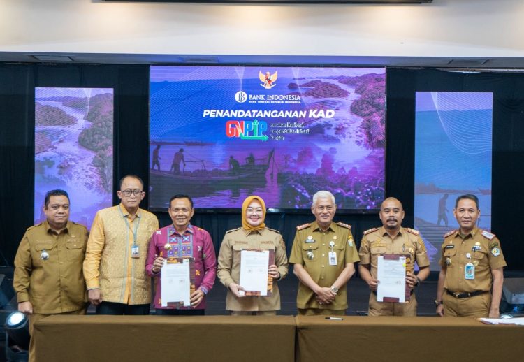 Foto bersama usai menggelar Forum Ekonomi Sulawesi Tenggara (Forkestra) 2025.