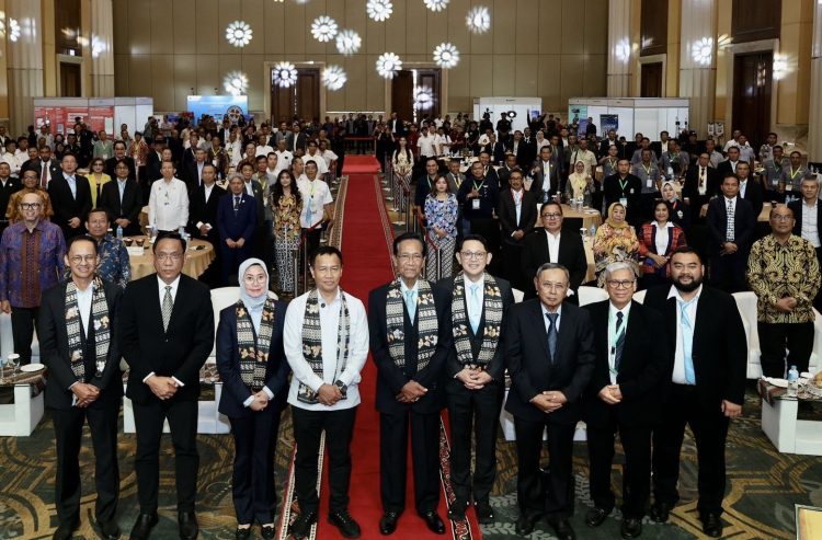 Foto bersama pada Musyawarah Kerja Nasional (Mukernas) IV Organda Tahun 2025 di Yogyakarta.