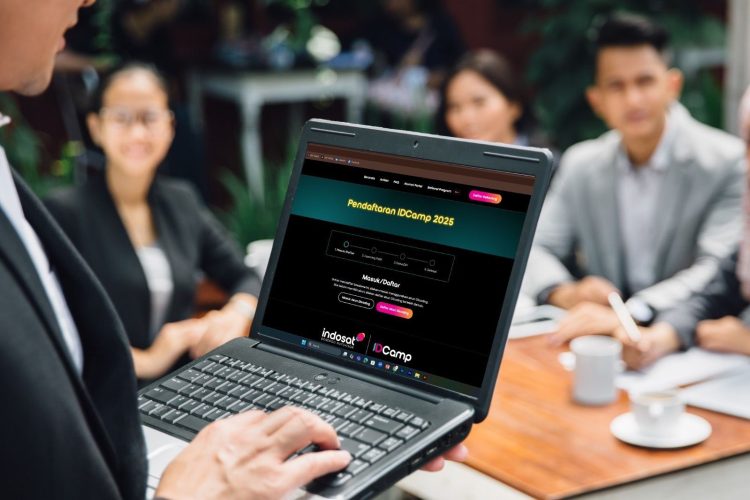 Perkembangan kecerdasan artifisial (AI) tengah mengubah cara dunia bekerja, menciptakan peluang ekonomi baru, sekaligus menuntut lahirnya profesi baru yang sangat dibutuhkan: AI Engineer.