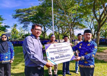 Bank Sultra Salurkan Rp180 Juta CSR untuk Rehabilitasi Tempat Ibadah di Muna Barat