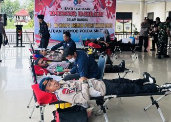 Sambut HUT ke-80, Brimob Polda Sultra Gelar Donor Darah dan Khitanan Massal