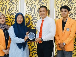 Sekretariat DPRD Kendari Tarik Mahasiswa Magang UHO, Dasril Yamin: Bekal Berharga Jadi Politisi Muda Berintegritas