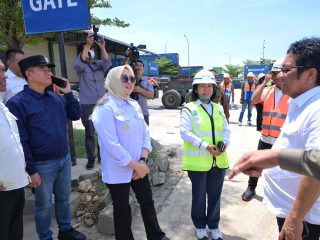 Pelindo Tegaskan Komitmen Lancarkan Arus Logistik Nasional Saat Kunjungan DPR RI di Pelabuhan Terminal Petikemas Kendari