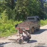 Polisi Tambal Jalan Berlubang, Aksi Nyata Cegah Kecelakaan di Lasalimu Buton