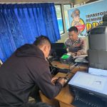 Ditlantas Polda Sultra Jemput Bola, Stand Pelayanan Diserbu Warga di Kendari