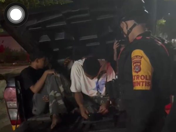 Digerebek Saat Asyik Judi Qiu-Qiu, Enam Remaja di Kendari Diamankan Polisi