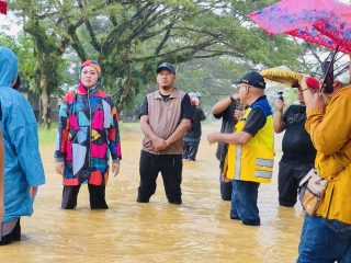 Wali Kota dan Wakil Wali Kota Kendari Turun Langsung Pantau Titik Banjir, Pastikan Penanganan Cepat untuk Warga