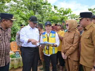Kementan RI dan Pemkot Kendari Fokus Selamatkan Sawah Warga Pascabanjir di Kawasan Persawahan Amohalo