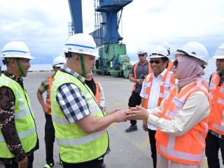 Komisi V DPR RI Pastikan Jalan Menuju Terminal Petikemas Kendari Segera Dibenahi