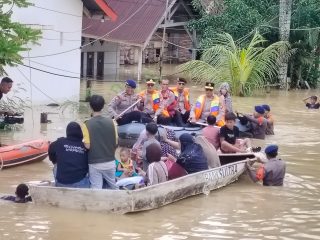 Wakapolda Sultra Tinjau Lokasi Banjir di Wanggu, Pastikan Keselamatan Ratusan Warga Terdampak