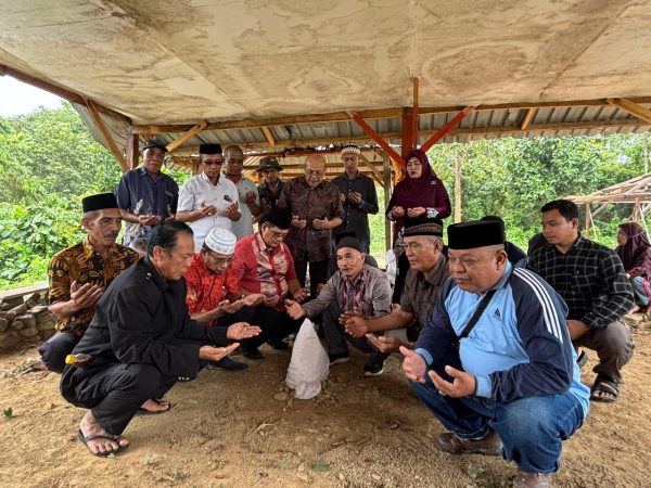 Ritual Adat Metodeha Menggema di Konawe Selatan, Keturunan Ndonganeno Weribone Tegaskan Tolak Tanah Ulayat Jadi Tanah Negara