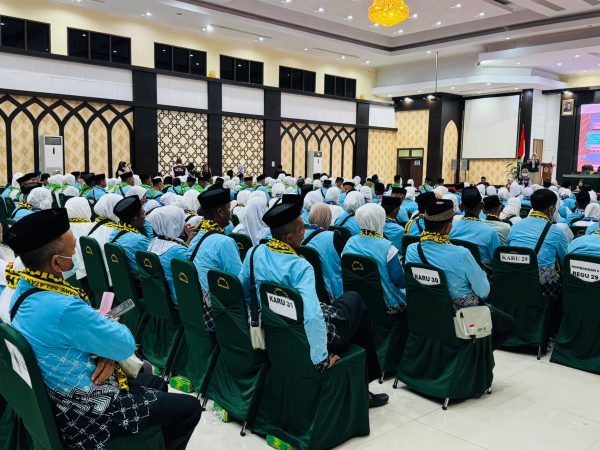93 Calon Haji Asal Konawe Selatan Telah Menuju Tanah Suci, 1 Jemaah Tertunda Berangkat