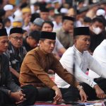 Sinergi dalam Doa: Kapolda Sultra dan Masyarakat Larut dalam Kekhusyukan Salat Iduladha 1447 H di Lapangan Presisi