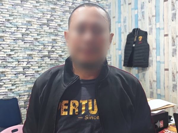 Kesal Antrean BBM Panjang, Pria di Kendari Ngamuk Bawa Parang di SPBU Berakhir Ditangkap Polisi