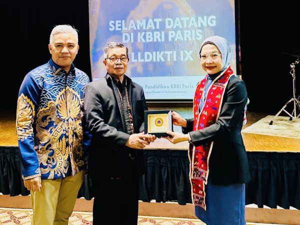 STIE Enam Enam Kendari Jajaki Kerja Sama Pendidikan Tinggi di Prancis