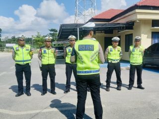 Ditlantas Polda Sultra Amankan Arus Lalu Lintas di Pantai Nambo