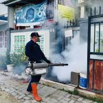 Cegah Wabah DBD Pasca Banjir, Polda Sultra Gerak Laksanakan Fogging di Kawasan Lepo-lepo Kendari