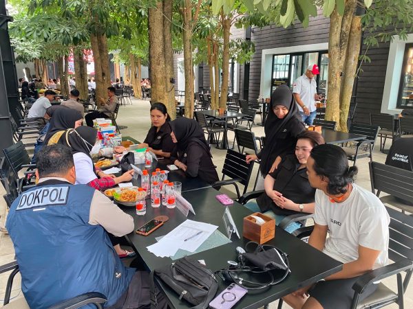 Peduli Kesehatan, Rumah Sakit Bhayangkara Kendari Gelar Cek Kesehatan Gratis