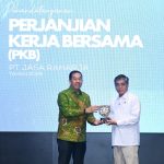 Saksikan Penandatanganan PKB Jasa Raharja dan Serikat Pekerja, Menaker Titip Tiga Agenda Strategis