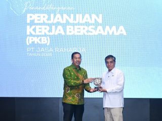 Saksikan Penandatanganan PKB Jasa Raharja dan Serikat Pekerja, Menaker Titip Tiga Agenda Strategis
