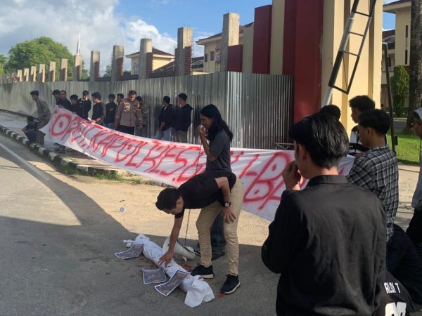 Dugaan Penggelapan Emas hingga Beking Ilegal, Mahasiswa Desak Oknum Polisi di Bau-Bau Angkat Kaki