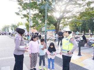 Polantas Menyapa di Car Free Day Kendari, Ditlantas Polda Sultra Edukasi Masyarakat dan Tanamkan Budaya Tertib Berlalu Lintas