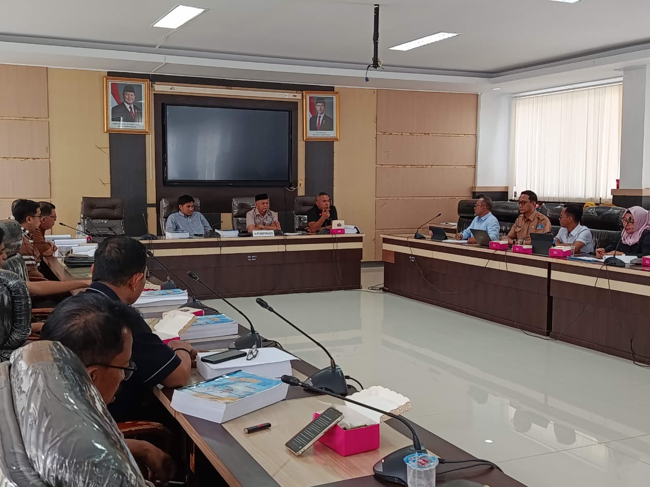 Pansus LKPJ Walikota Kendari Tahun Anggaran 2025 kembali menggelar rapat pembahasan materi, Senin (27/04/2026).