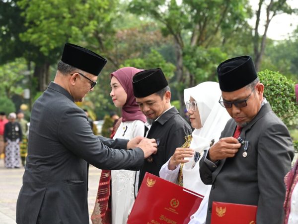 Prof. Khairul Munadi Diberi Waktu 6 Bulan Gelar Pilrek Universitas Halu Oleo