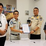 Jasa Raharja Sulawesi Tenggara Salurkan Bantuan Marka Jalan kepada Dinas Perhubungan Kota Kendari