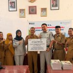 PT Jasa Raharja (Persero) Salurkan Bantuan Rambu Keselamatan dan Gelar Sosialisasi PPKL di SMPN 3 Kota Kendari