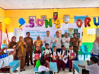Peringati Hari Anak Nasional 2026, PT DSSP Power Kendari Salurkan Seragam dan Perlengkapan Sekolah bagi 65 Siswa di Moramo Utara