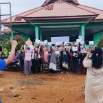 Diduga Korupsi Dana Pembebasan Lahan, Warga Desa di Konawe Utara  Segel Kantor dan Tuntut Kades Mundur