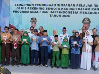 Kendalikan Peredaran Uang, BI Sultra Ajak Pelajar di Kendari Tabung Uang Koin dan Lusuh Lewat Program KEJAR