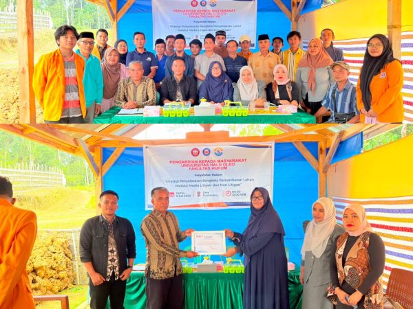 Edukasi Sengketa Lahan, Tim PKM Dosen FH UHO Gelar Penyuluhan Hukum Litigasi dan Non-Litigasi di Desa Puulowaru Konawe