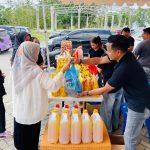 Sambil Nobar Bola Gembira, Warga Serbu Stan Pangan Murah UD Putra Gangga di Balaikota Kendari