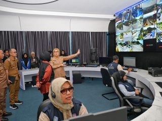 Wali Kota Kendari Paparkan Inovasi Command Center dan Call Center 112 ke Pemkot Bontang