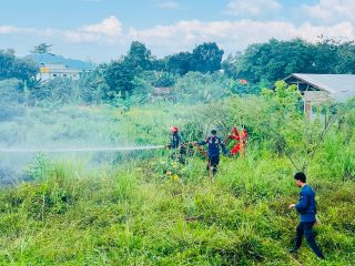 Puntung Rokok Picu Kebakaran Lahan di Belakang Pasar THR Kendari
