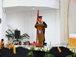 UHO Wisuda 732 Lulusan, Nazwah Thalbiatul Ilmi Raih IPK 4.00 Sebagai Lulusan Terbaik