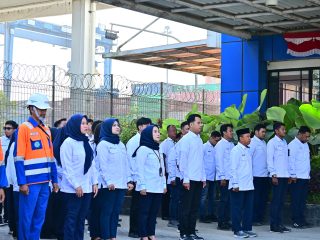 Peringatan HUT ke-81 RI di Pelindo Regional 4 Kendari, Berkomitmen Mendukung Penguatan Ekonomi Maritim Nasional