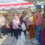 Wali Kota Siska Imran Salurkan Bantuan Pangan Bagi Puluhan Ribu Warga Kurang Mampu di Kendari