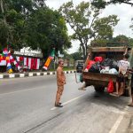 Vendor Mundur, Sampah di Kecamatan Kadia Sempat Menumpuk: DLHK Kendari Turun Tangan Amankan Jalan Poros