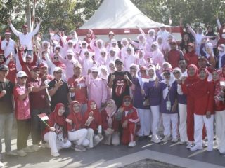 Semarak HUT ke-81 RI di Kelurahan Tipulu Kendari : Dari Defile, Festival UMKM, hingga Layanan Kesehatan Gratis