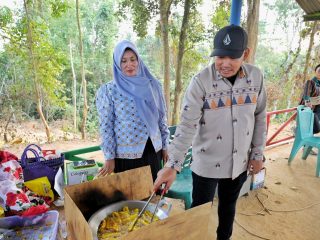 Cicipi Pisang Goreng Gas Metan, Kemendagri Apresiasi Pemanfaatan Energi TPAS Puuwatu Kota Kendari