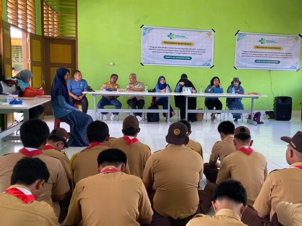 Cegah Osteoporosis Remaja, Tim Pengmas Poltekkes Kendari Cek Kalsium Serum Siswa SMAN 1 Lasolo