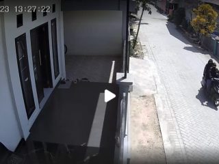NMAX Raib dari Teras Rumah di Kendari, Dua Terduga Pelaku Terekam CCTV