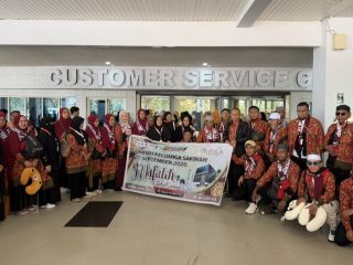 Gandeng Garuda Indonesia, Mafatih Tour Lepas Jemaah Umrah Program 14 Hari KDI-Jeddah
