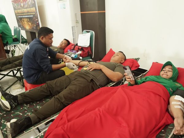 Sambut HUT TNI ke-81, Kodim 1417/Kendari Gelar Donor Darah dan Bakti Kesehatan