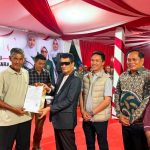 KUPP Molawe Serahkan E-Pas Kecil untuk Nelayan Konawe Utara
